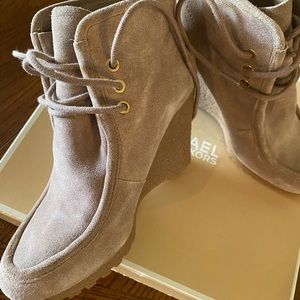 Michael kors nib Rory bootie tan size 6.5